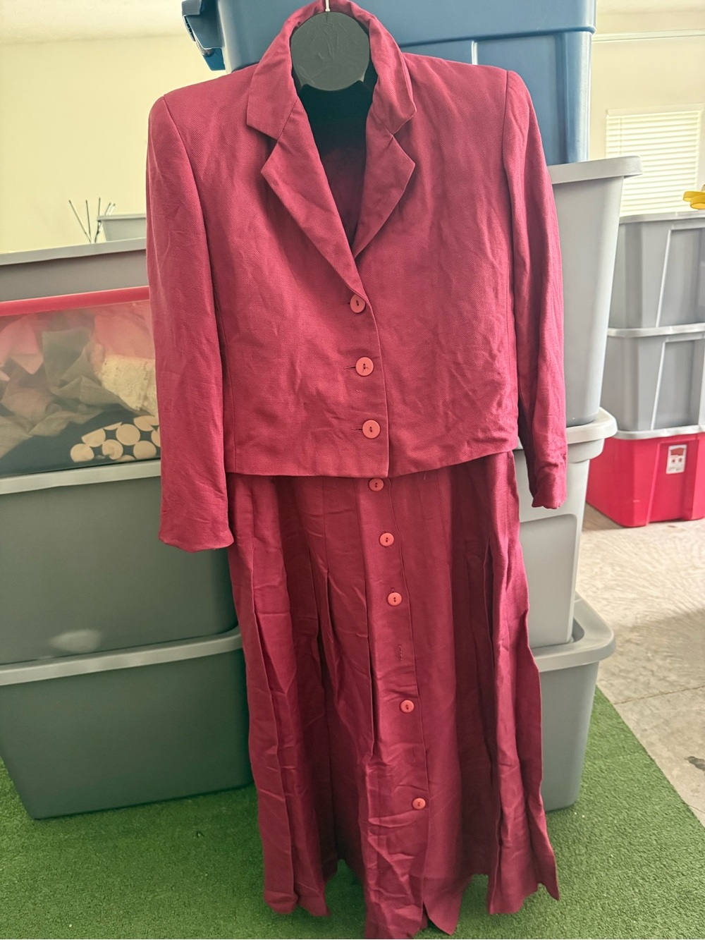 Women's Burgundy Button-Front Skirt with Matching Jacket mp35 - Picture 3 of 5